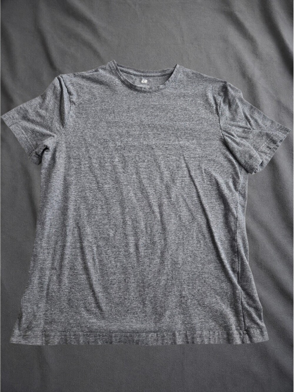 Athletic bundle H&M Slim Fit Gray T-Shirt and BCG Maroon and Black, Size M